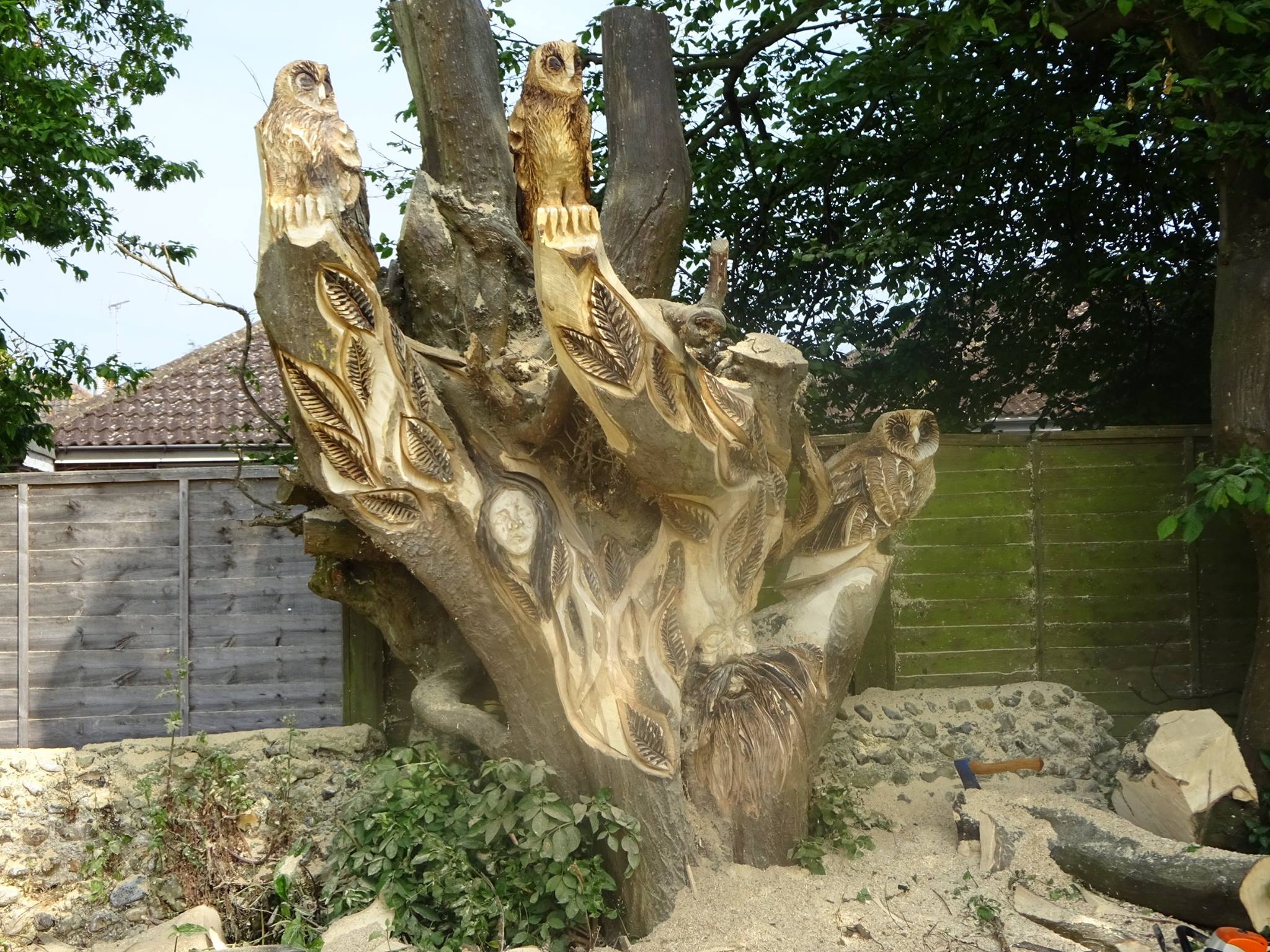 Essex Chainsaw Carvings by Alasdair Craig – Wooden Sculpture Artist ...